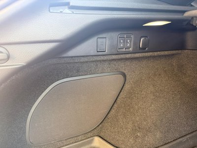 صورة مصغرة 16 لـ 2023 Lexus RX
