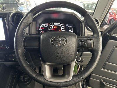 2025 Toyota LAND CRUISER 70 — миниатюра 29
