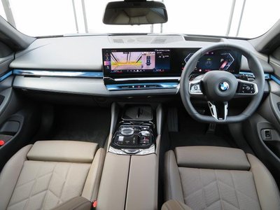 BMW 5 SERIES - 4