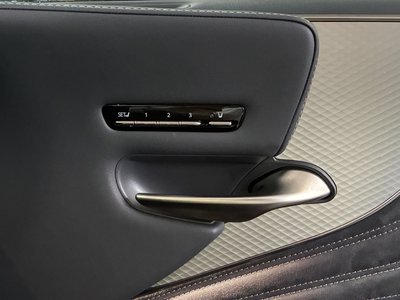 صورة مصغرة 60 لـ 2020 Lexus LS