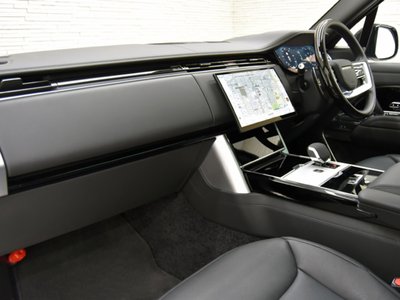 صورة 10 لـ 2025 LAND Rover RANGE ROVER