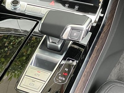 2025 AUDI A8 — фото 10