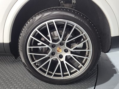 PORSCHE CAYENNE - 8