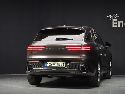 صورة 3 لـ 2021 Genesis GV70