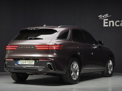 صورة 4 لـ 2021 Genesis GV70