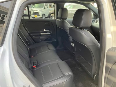 MERCEDES-BENZ EQA - 10