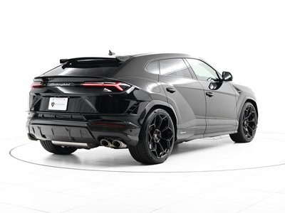 LAMBORGHINI URUS - 8