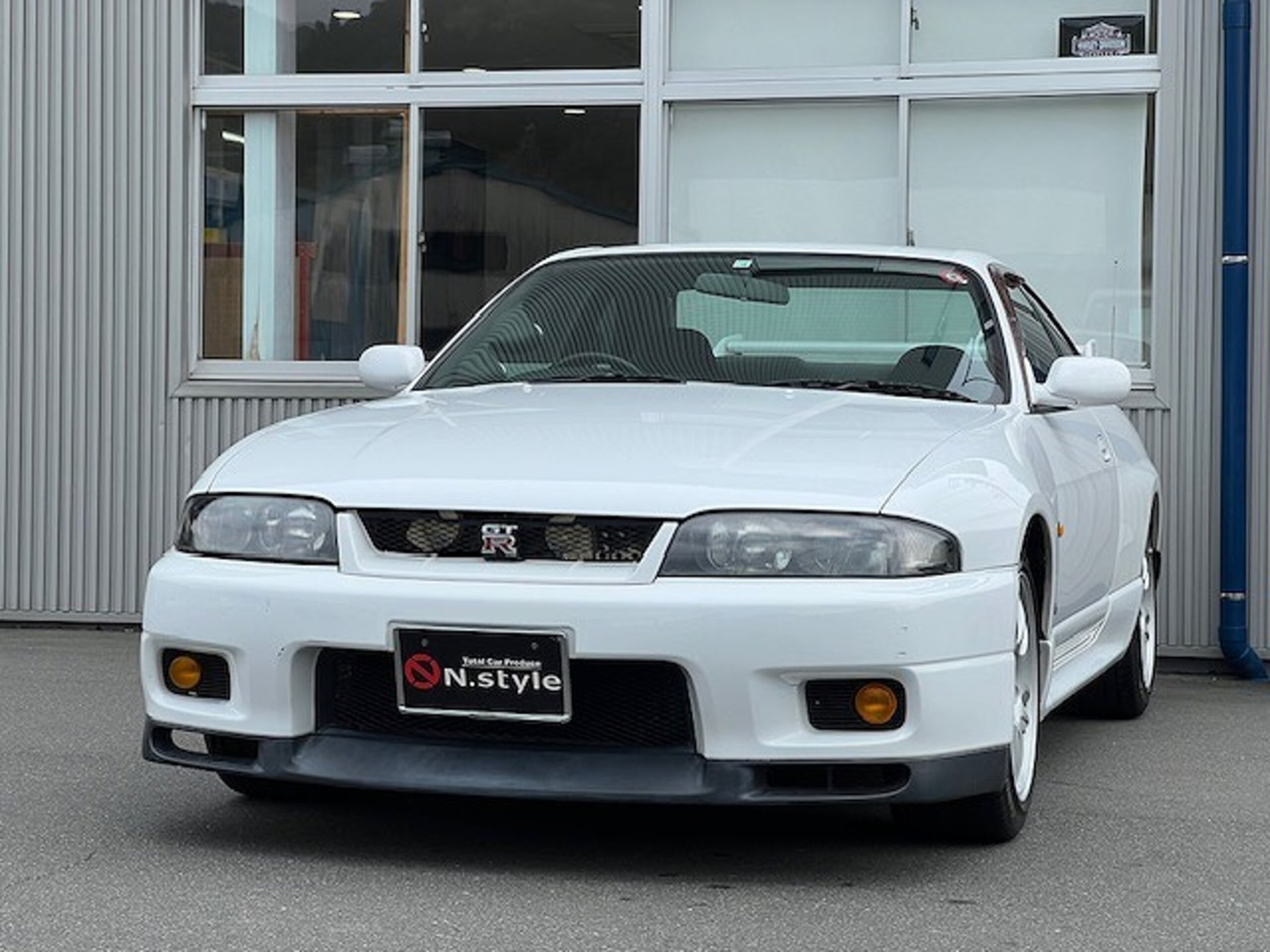 NISSAN SKYLINE GT-R - View 1
