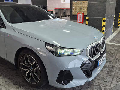 صورة 2 لـ 2025 BMW 5 SERIES