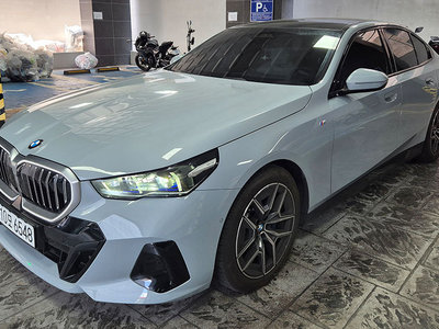 صورة 4 لـ 2025 BMW 5 SERIES