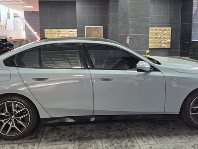 صورة 6 لـ 2025 BMW 5 SERIES