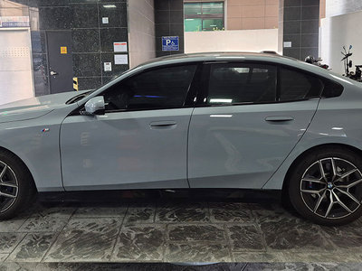 صورة 3 لـ 2025 BMW 5 SERIES
