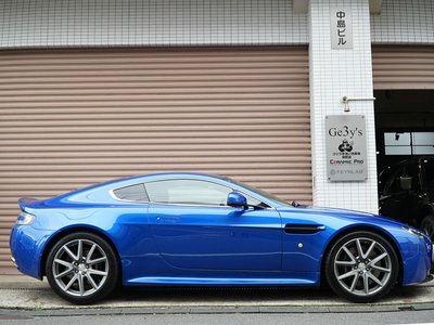 2011 Aston Martin V8 — миниатюра 11
