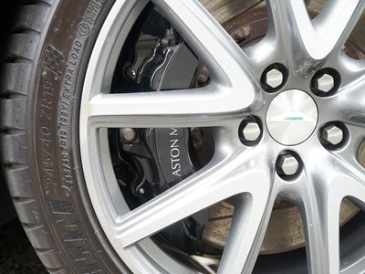 2011 Aston Martin V8 — миниатюра 55