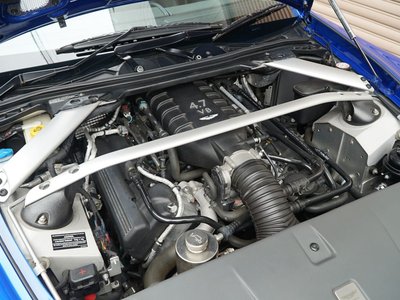 2011 Aston Martin V8 — миниатюра 24