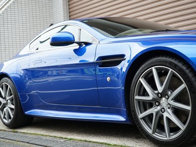 2011 Aston Martin V8 — миниатюра 28