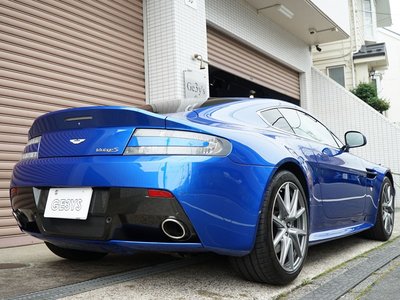 2011 Aston Martin V8 photo 9