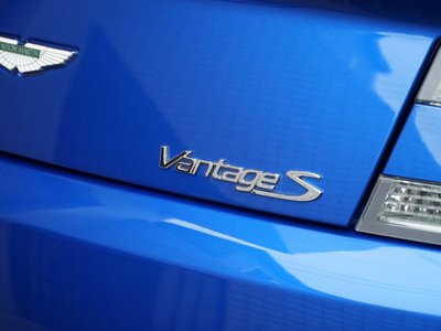 2011 Aston Martin V8 — миниатюра 40