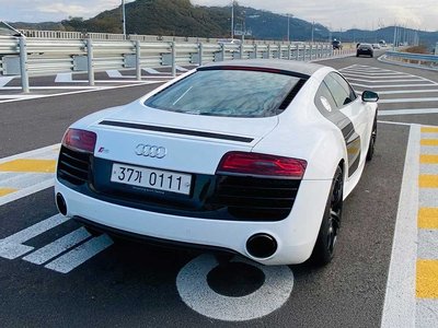 AUDI R8 - 4