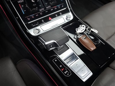 AUDI A8 - 9