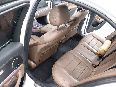 MERCEDES-BENZ E-CLASS - 9