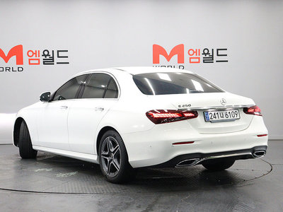 MERCEDES-BENZ E-CLASS - 4