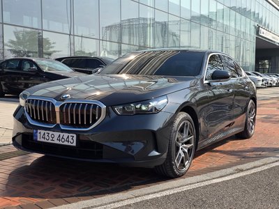 BMW 5 SERIES