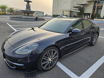 PORSCHE PANAMERA