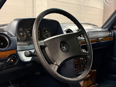 1982 Mercedes-BENZ MEDIUM-CLASS 照片 27
