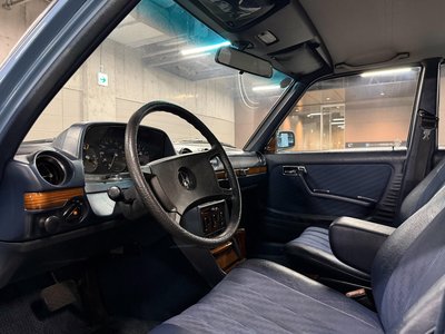1982 Mercedes-BENZ MEDIUM-CLASS 照片 29