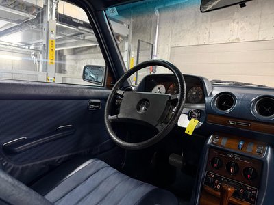 1982 Mercedes-BENZ MEDIUM-CLASS 照片 11