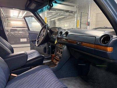 1982 Mercedes-BENZ MEDIUM-CLASS 照片 17