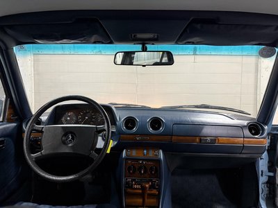 1982 Mercedes-BENZ MEDIUM-CLASS 照片 12