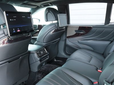 LEXUS LS - 8