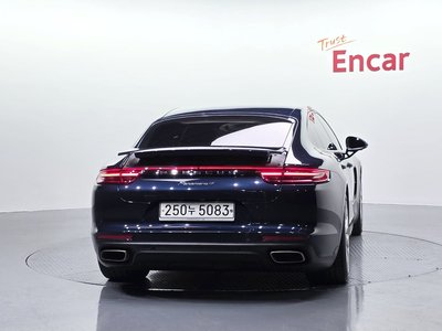PORSCHE PANAMERA - 4