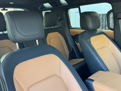 LAND ROVER DEFENDER 110 X DYNAMIC HSE D300 - 6