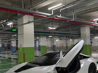BMW I8 - 4