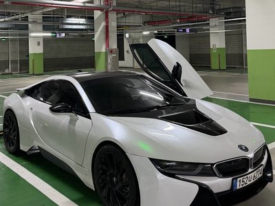 BMW I8 - 1
