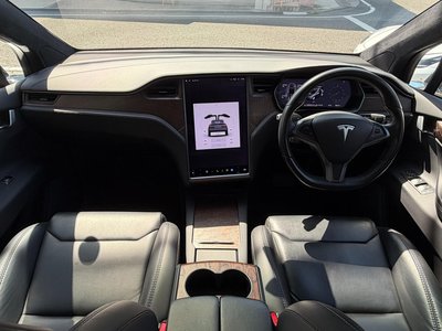 TESLA MODEL X - 2