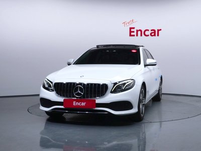 MERCEDES-BENZ E-CLASS - 2