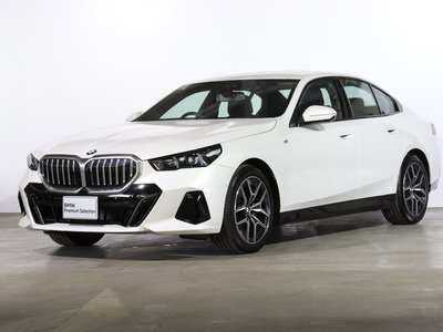 BMW 5 SERIES - 1