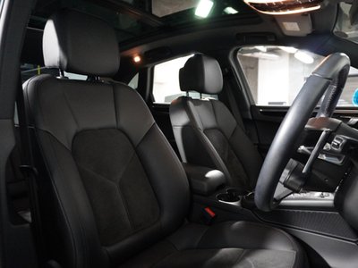 PORSCHE MACAN - 10