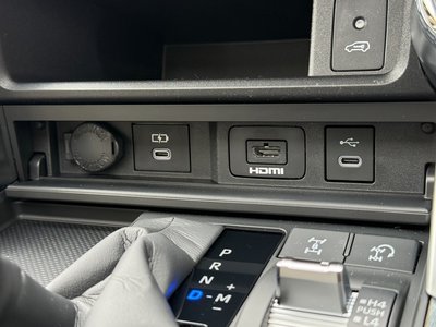 2026 Toyota LAND CRUISER 300 — миниатюра 37