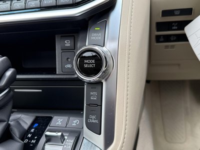 2026 Toyota LAND CRUISER 300 — миниатюра 39