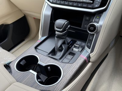 2026 Toyota LAND CRUISER 300 — миниатюра 38