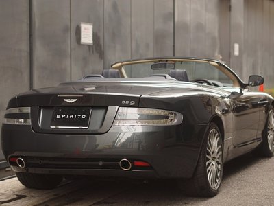 صورة 7 لـ 2010 Aston Martin DB9 VOLANTE