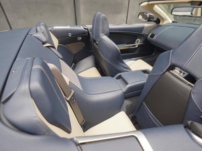 2010 Aston Martin DB9 VOLANTE 照片 12