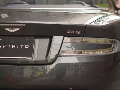 صورة 9 لـ 2010 Aston Martin DB9 VOLANTE
