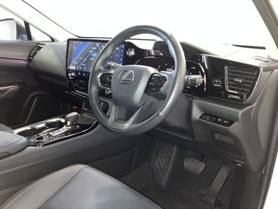 صورة 4 لـ 2023 Lexus NX
