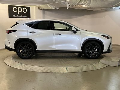 صورة 9 لـ 2023 Lexus NX